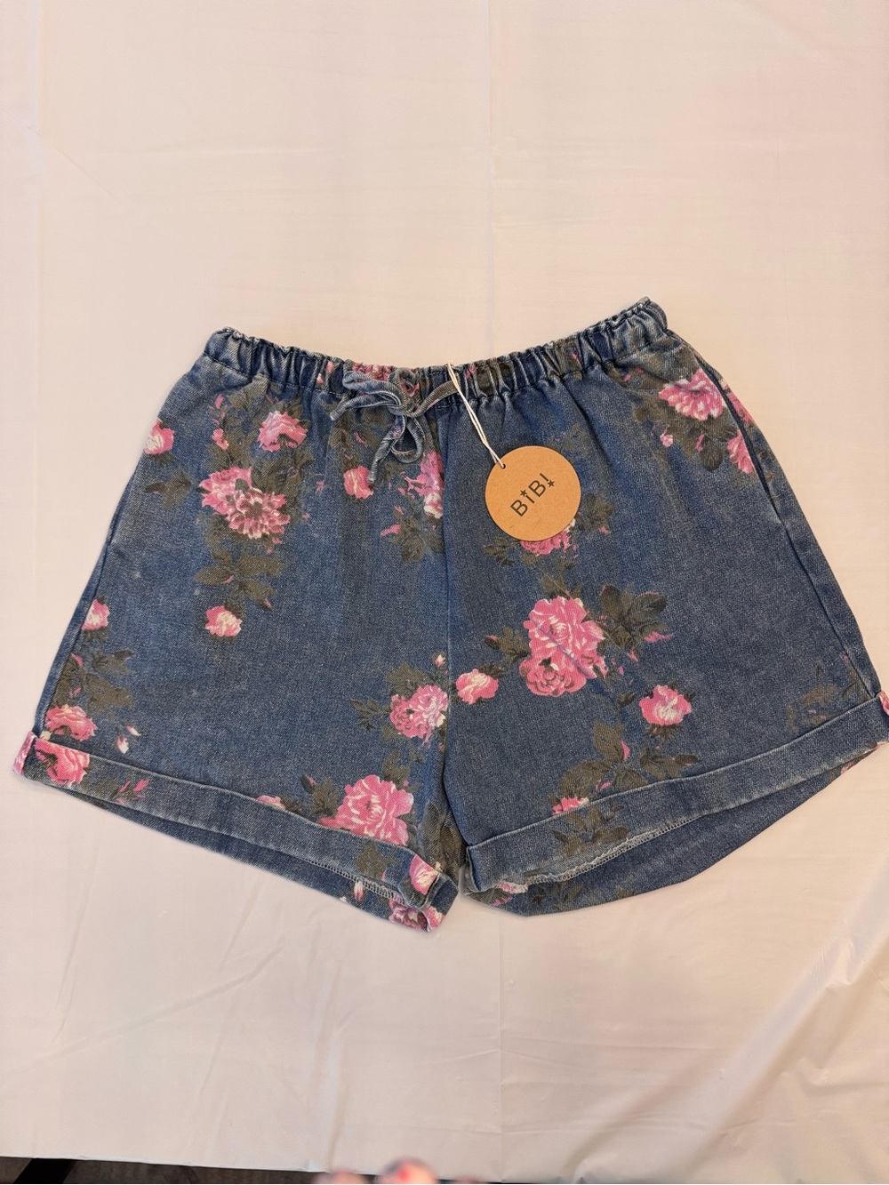 BiBi Blue Denim Floral Elastic-Waist Shorts with Pink Roses Size Medium NWT